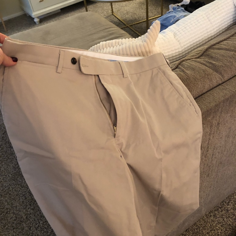 Men’s khaki pants